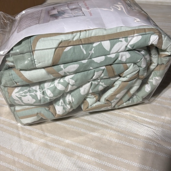 Style & Co. Reversible Euro Pillowshams - Green - Picture 4 of 4